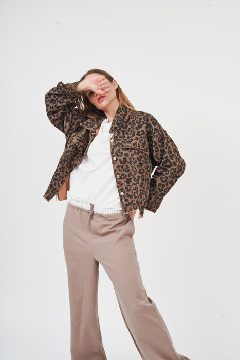 Stylish Leopard Print Denim Jacket for Effortless Fashion