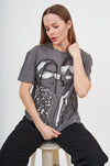 Stylish graphic print oversized t-shirt for fashionable women